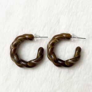 5/$15 🩷 MUST BUNDLE Brown Twisted Hoop Earrings